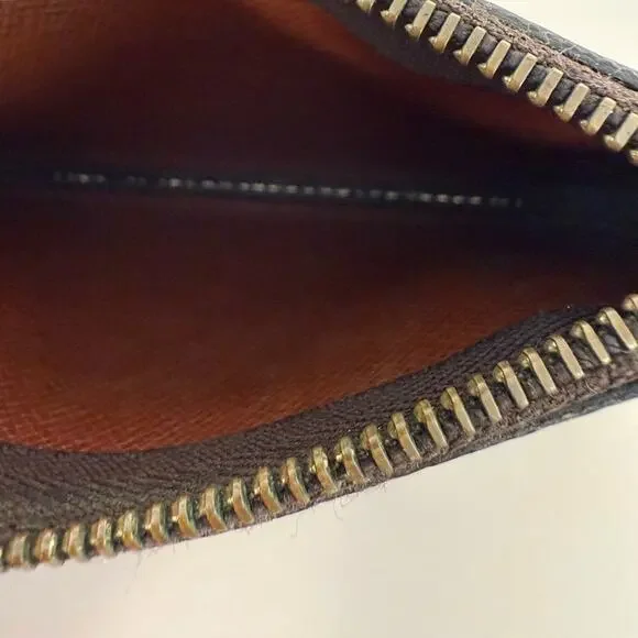 Louis Vuitton vintage small key holder Authentic - Picture 7 of 7